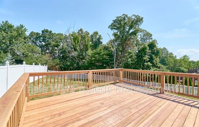 Building Photo - 4927 Triple Tree Ct