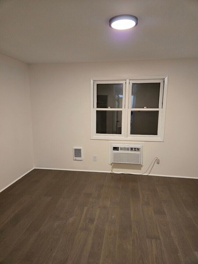 Building Photo - Charming 2BR Condo in Bethel