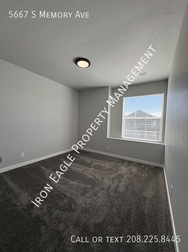 Building Photo - 5667 S Memory Ave