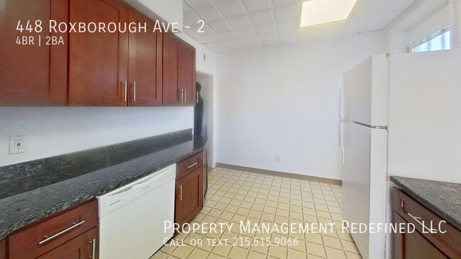 Building Photo - 448 Roxborough Ave