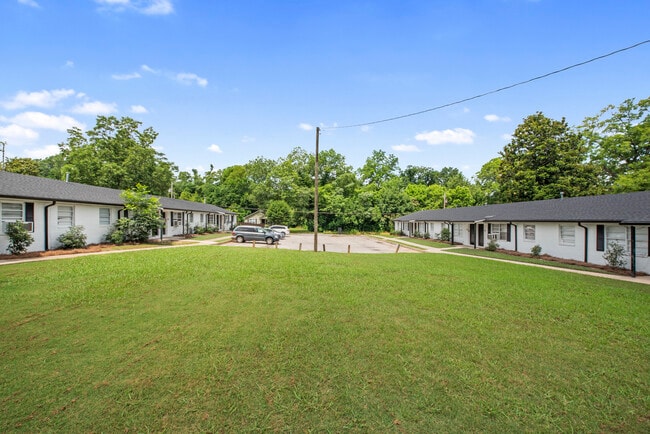 Building Photo - Oak Valley