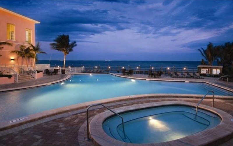 Building Photo - 5200 Coquina Key Dr SE