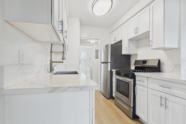 Building Photo - Fifth Street Apartments