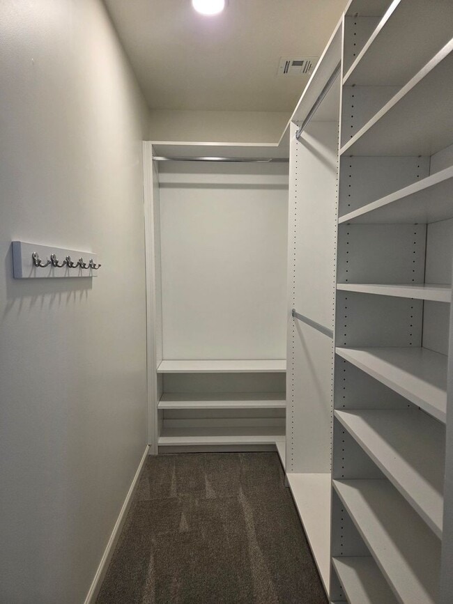 Building Photo - 2670 Sultan Supreme Way