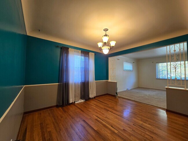 Building Photo - Hidden Gem - 4 Beds | 2.5 Baths | 2-Car Ga...