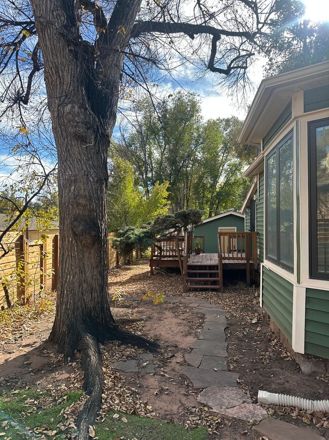 Building Photo - 3601 W Pikes Peak Ave