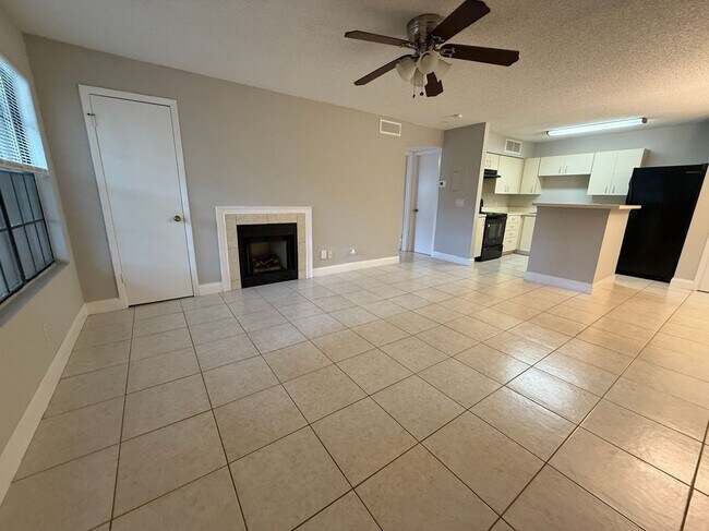 Building Photo - 365 Forestway Cir
