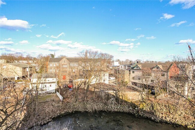 Building Photo - 123 Mamaroneck Ave