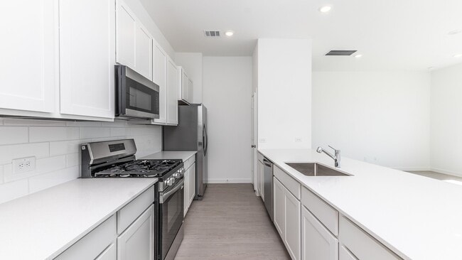 Building Photo - 2206 Diagonal Ln