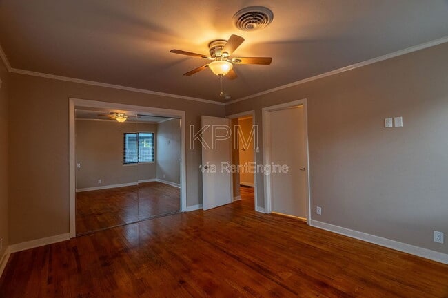 Building Photo - 1056 Cameron Way