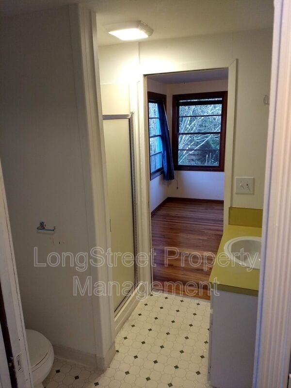 Building Photo - 905 NW 33rd St