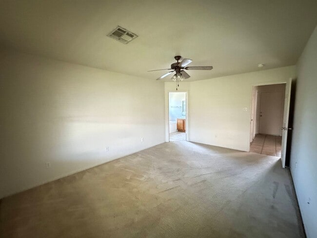 Building Photo - 3301 Bull Run Dr