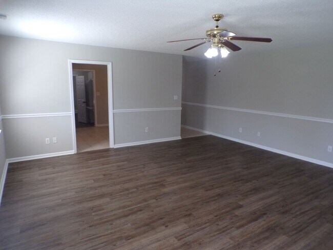 Building Photo - 1019 Furia Dr