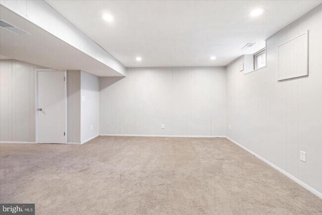 Building Photo - 256 Nathan Way