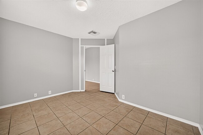 Building Photo - 14922 Sugar Sweet Dr