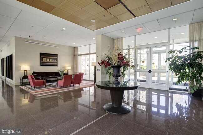 Building Photo - 355 I St SW