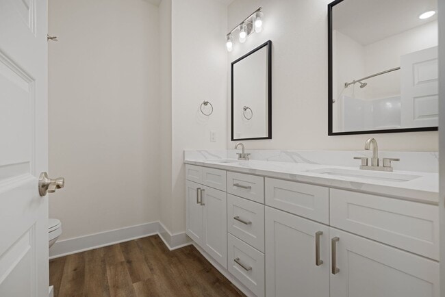 Building Photo - The Chateau at Been Road Villas 3 Bed, 2.5 Bath