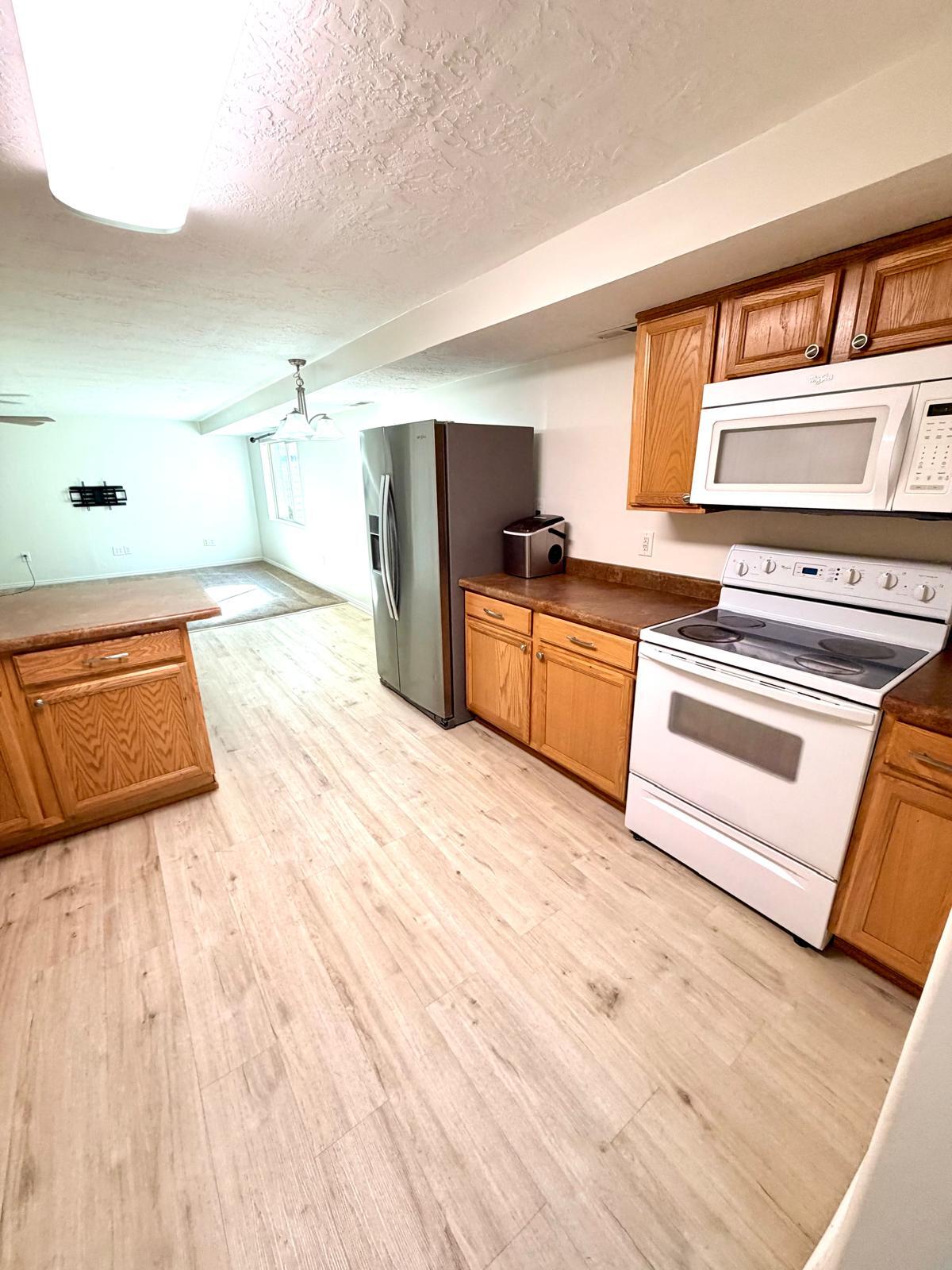 Building Photo - 1401 W 2250 S