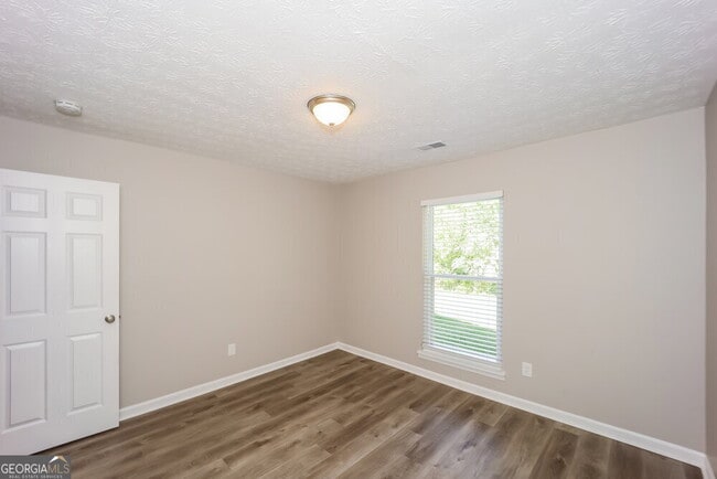 Building Photo - 6270 Beethoven Cir