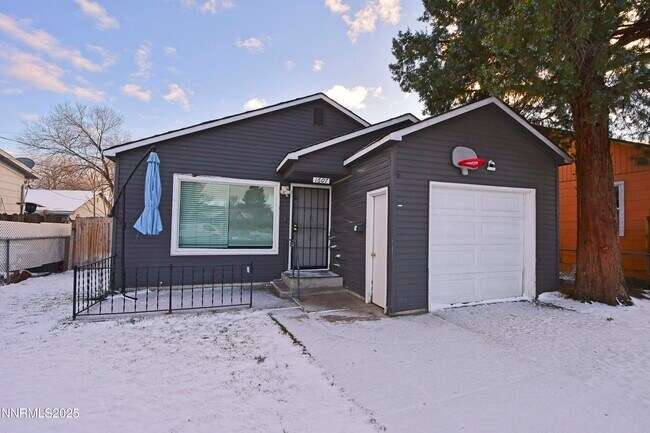 Building Photo - 1607 H St