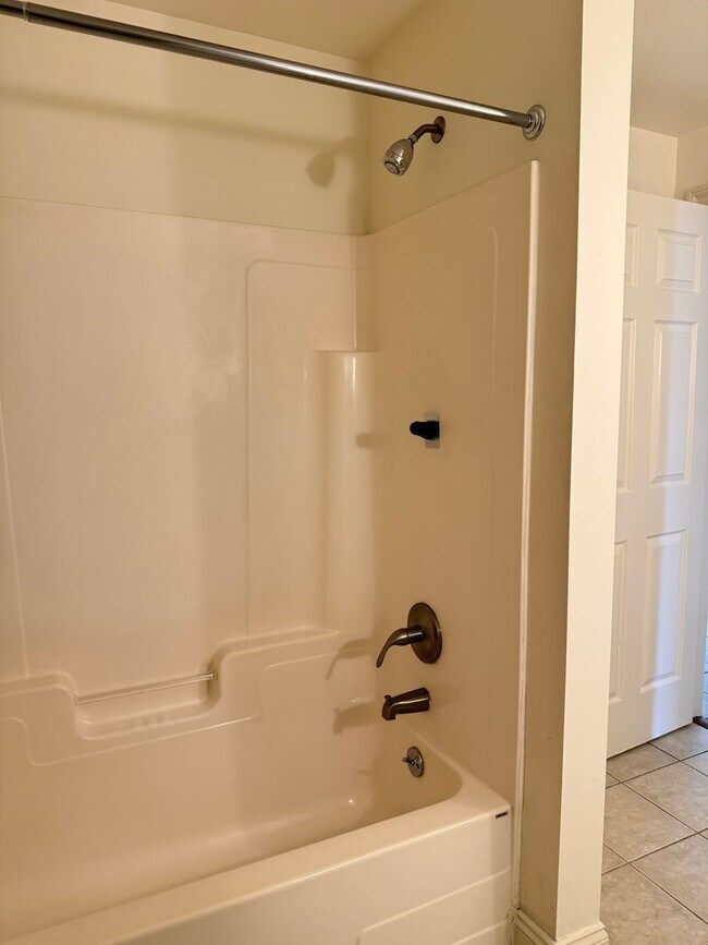 Building Photo - 3131 Lincoln Hwy E