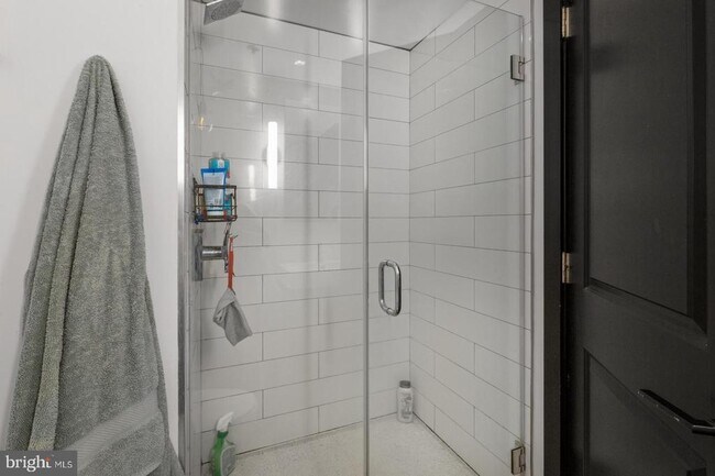 Building Photo - 1701 Tulip St