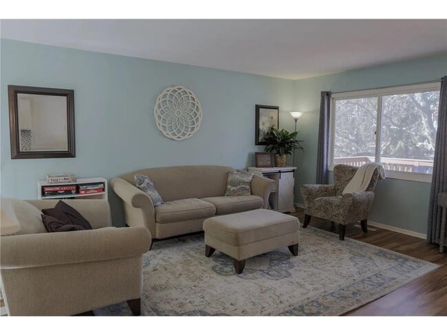 Building Photo - 7589 Zinnia Way N