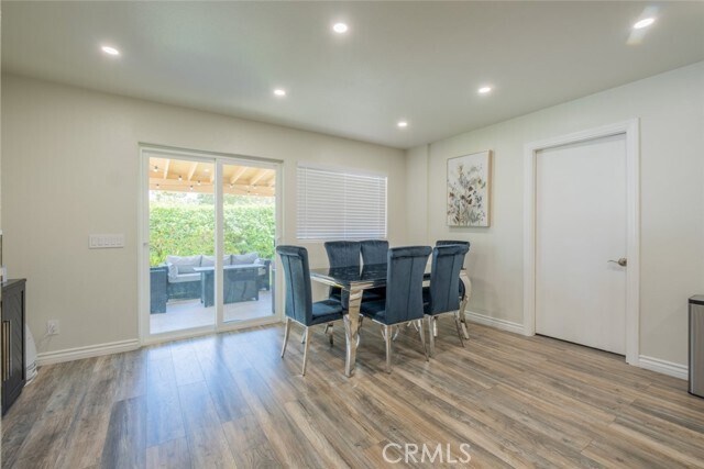 Building Photo - 2052 Chenault Pl