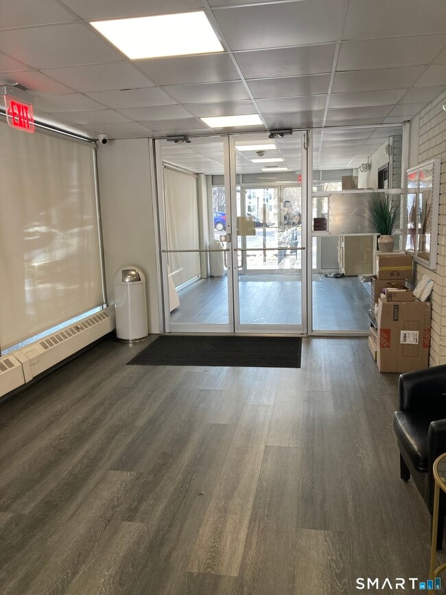 Building Photo - 87 Glenbrook Rd