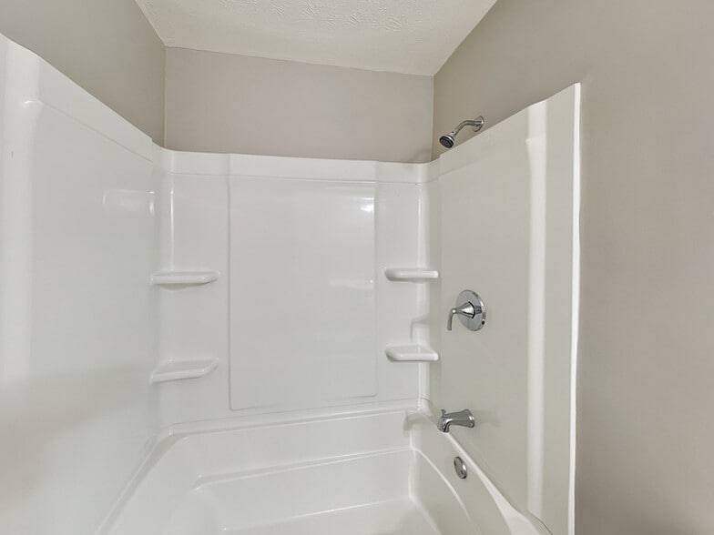 Building Photo - 8321 Beechwood Ct