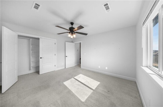 Building Photo - 1140 Hope St