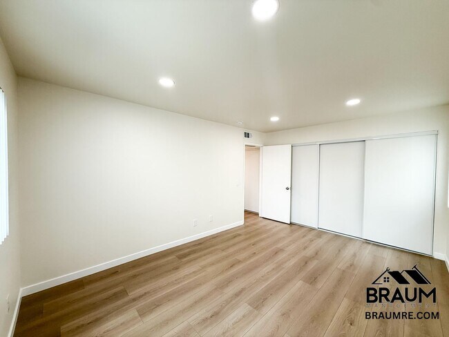 Building Photo - 15000 Burbank Blvd