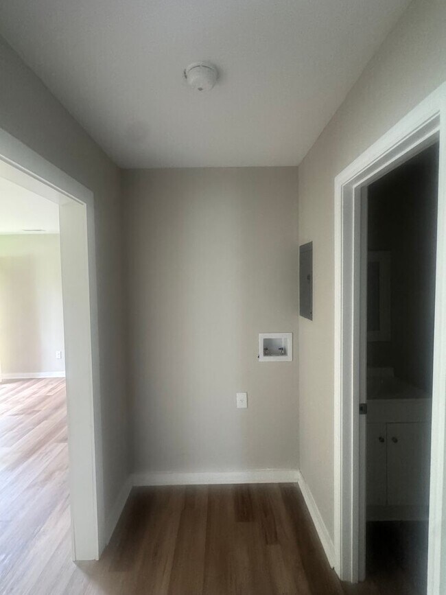 Building Photo - 100 Ligustrum Ct
