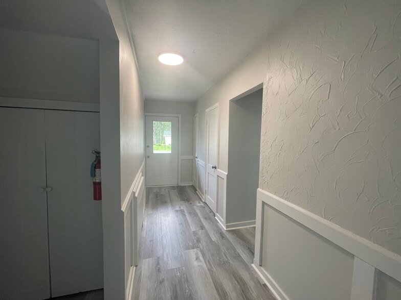 Building Photo - 10334 Adirondack View Hts