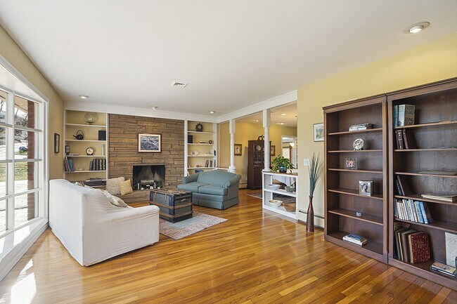 Building Photo - 71 Bemis Rd