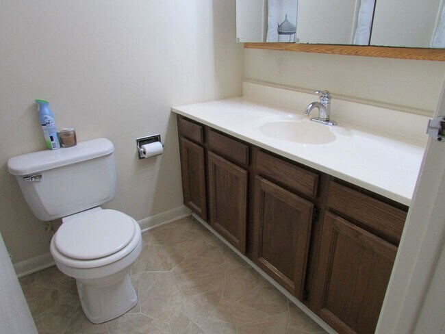 Building Photo - 1912 Orchard Ln