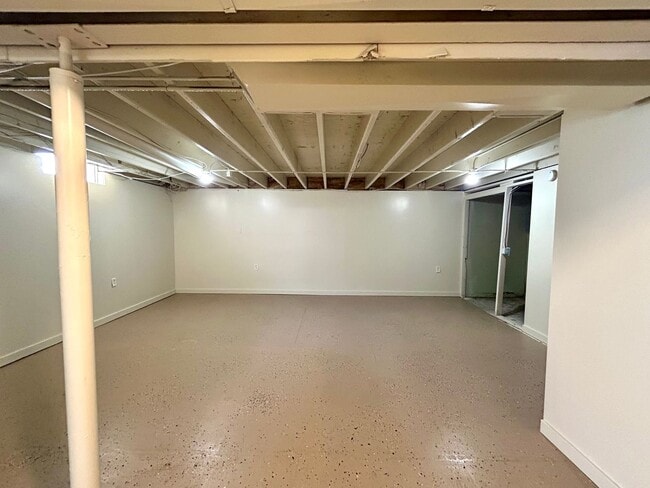 Building Photo - Dawes Court SE - 4256-4258