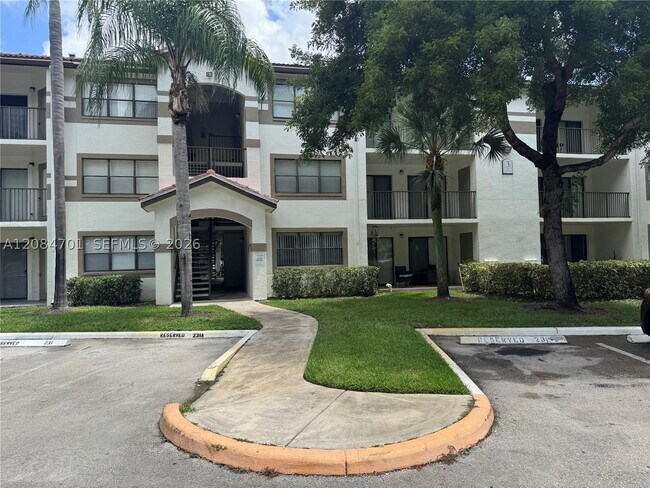 Building Photo - 630 S Park Rd