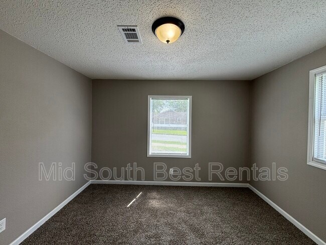 Building Photo - 1121 Vestal St