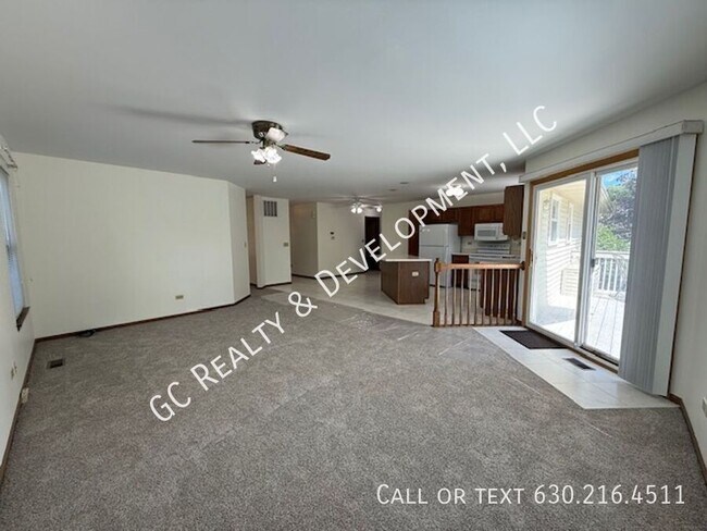 Building Photo - 735 Grandview Dr