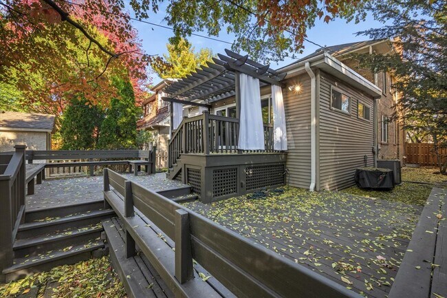 Building Photo - 606 Barton Ave