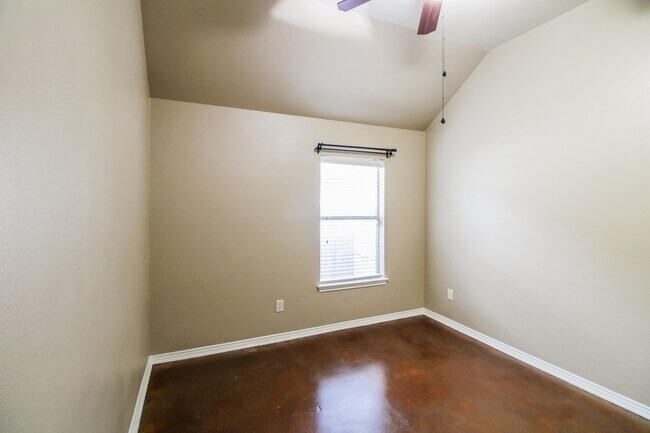 Building Photo - 867 Sierra Brook Ln