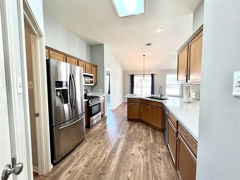 Building Photo - 2603 Hill Street Cove