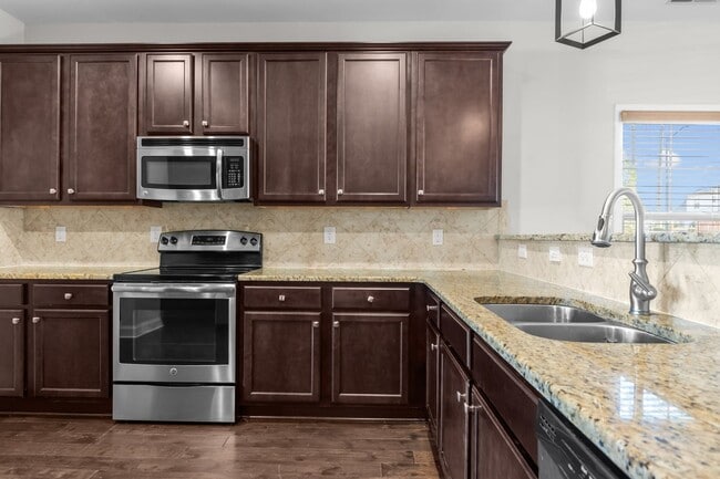 Building Photo - **SHOWINGS UNAVAILABLE UNTIL AUGUST 1ST!!!**