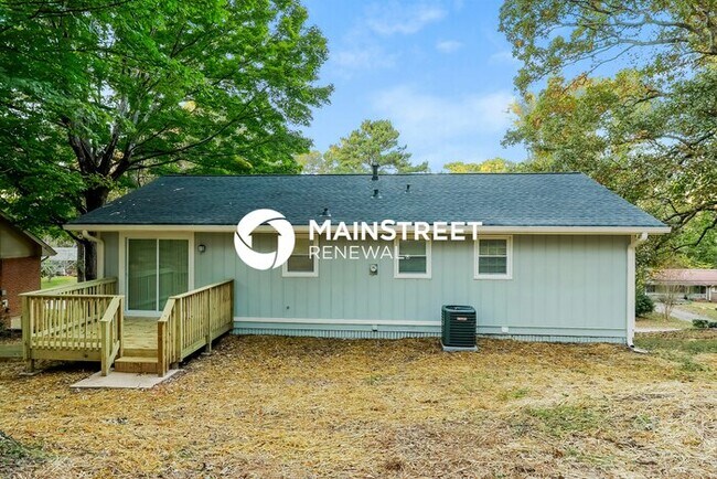 Building Photo - 4 Bedroom Pet-Friendly Home in LITHONIA, GA with Main Street Renewal