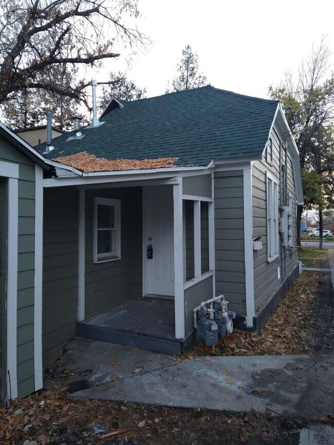 Building Photo - 2658 Adams Ave
