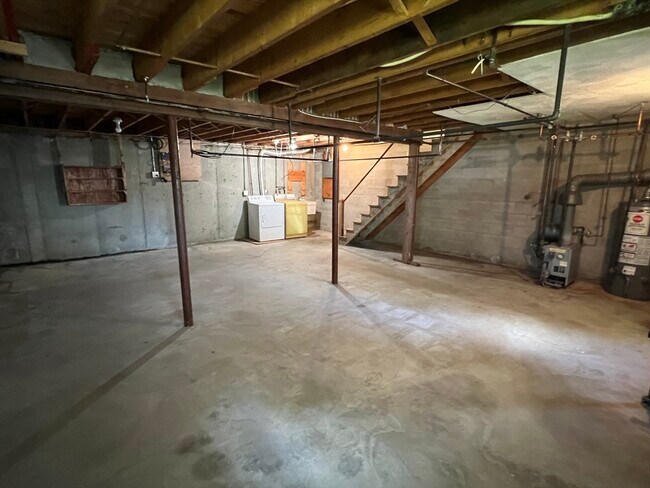 Building Photo - 177 Warren St