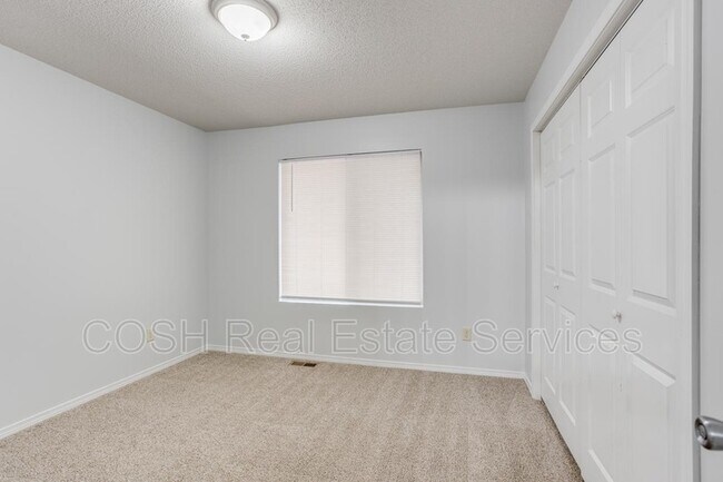 Building Photo - 1046 E Karla Ct