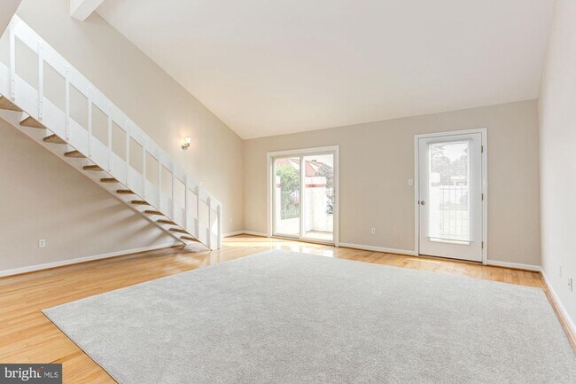 Building Photo - 2A Queen Victoria Ct