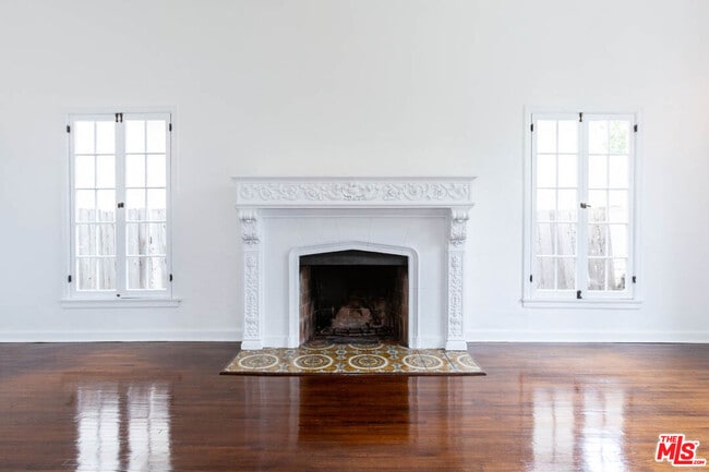 Building Photo - 146 N Citrus Ave